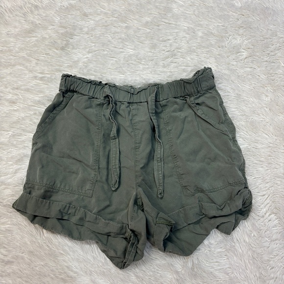 Aerie Paperbag Camp Shorts Green - Picture 2 of 4